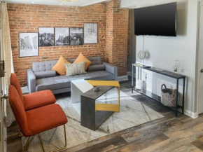 Cozy Modern Apt in the Heart of Fells Point!